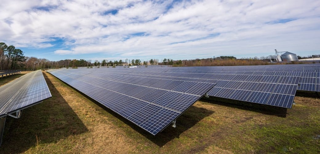 panneaux solaires utiles dans la décarbonation