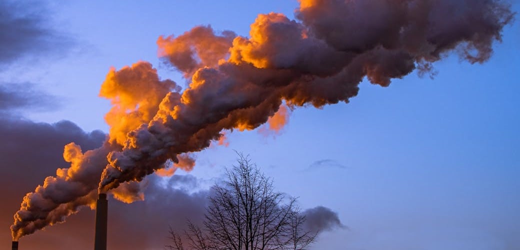 bilan ges : image d'une cheminée libérant des volutes de gaz